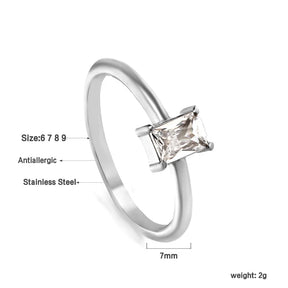 Anel de noivado e casamento elegante com strass