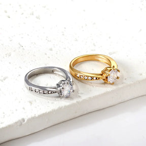 Anel de noivado e casamento elegante com strass